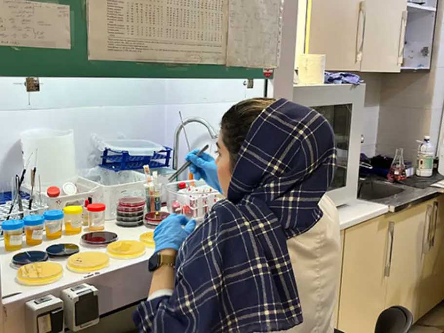 چه کسانی می توانند از خدمات آزمایش در منزل استفاده کنند؟
