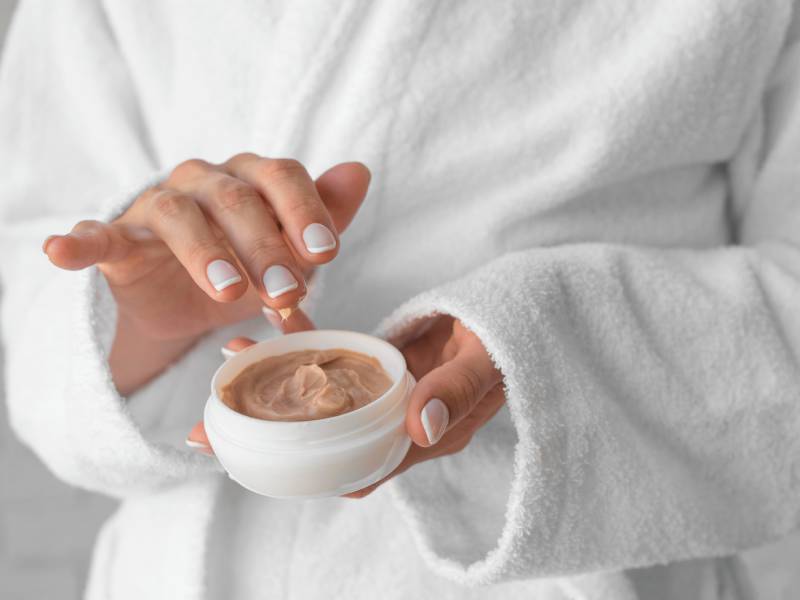 خرید محصولات مراقبت از پوست صورت برای فصل پاییز